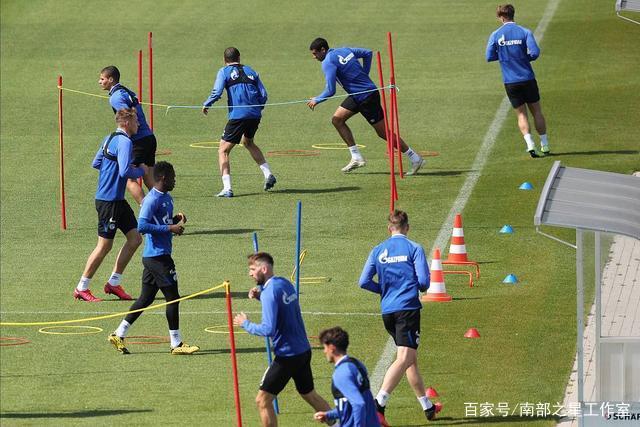 宁波男篮队史首次挺进CBA季后赛 续写篮球热土故事宁波男篮队史首次挺进CBA季后赛 续写篮球热土故事