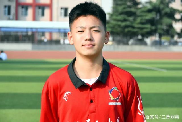 38岁拉莫斯在社交媒体晒照发文：秋季训练！